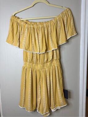 Lulus NWT Yellow Off-The-Shoulder Romper With Pom Pom Trim Size Small